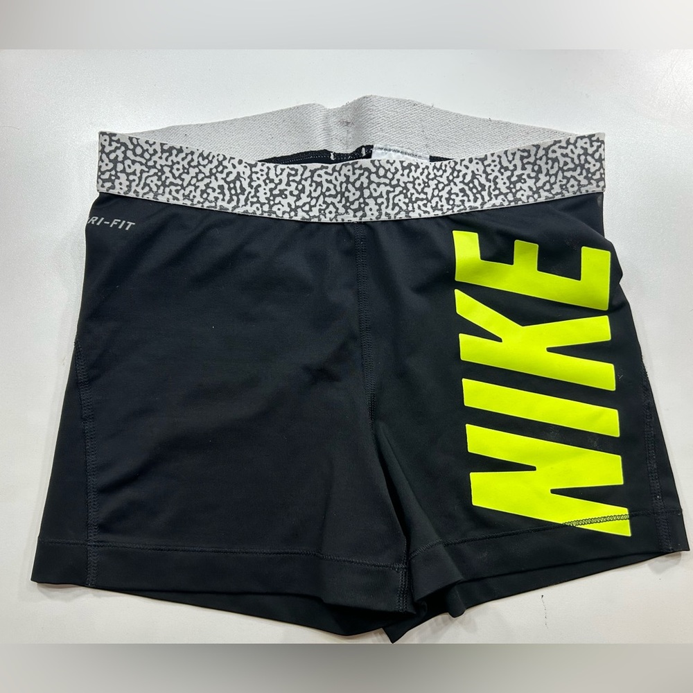 Size Medium Nike Pros